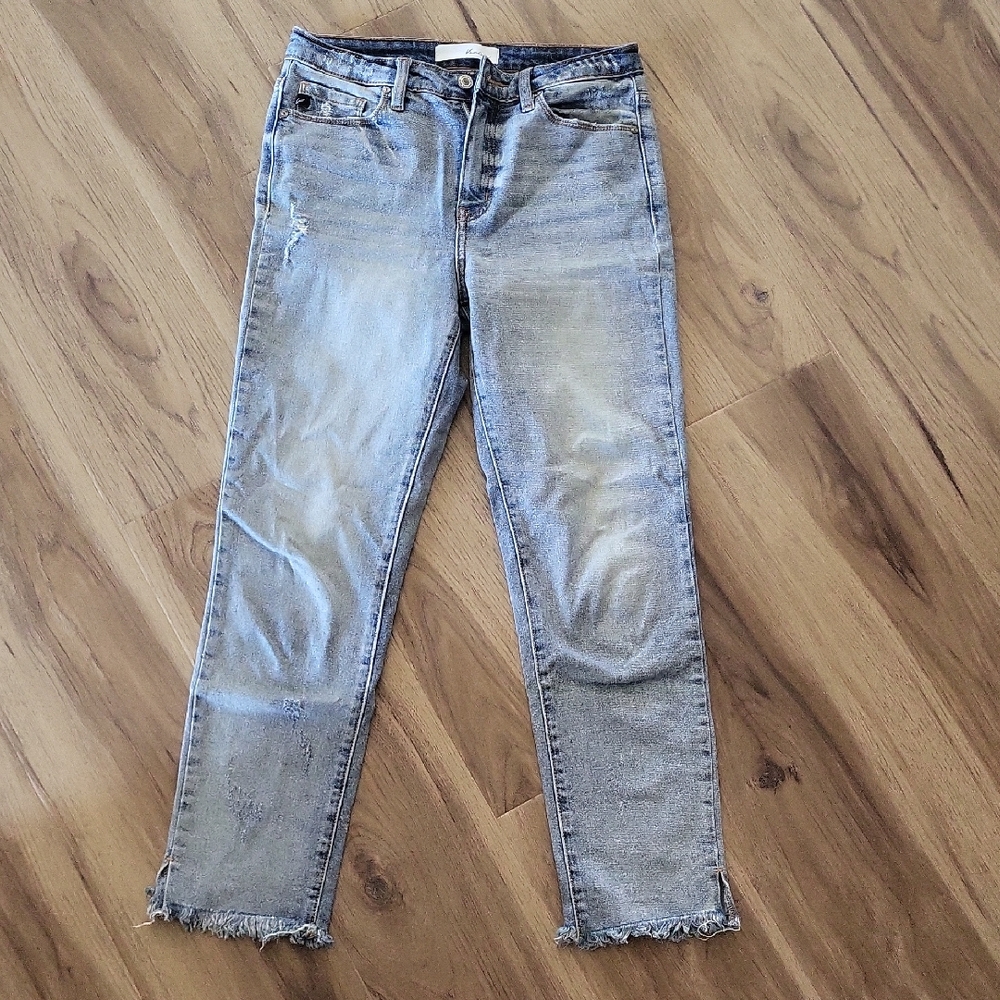 KanCan Light Wash Women's Straight Crop Jeans - Casual Everyday Style